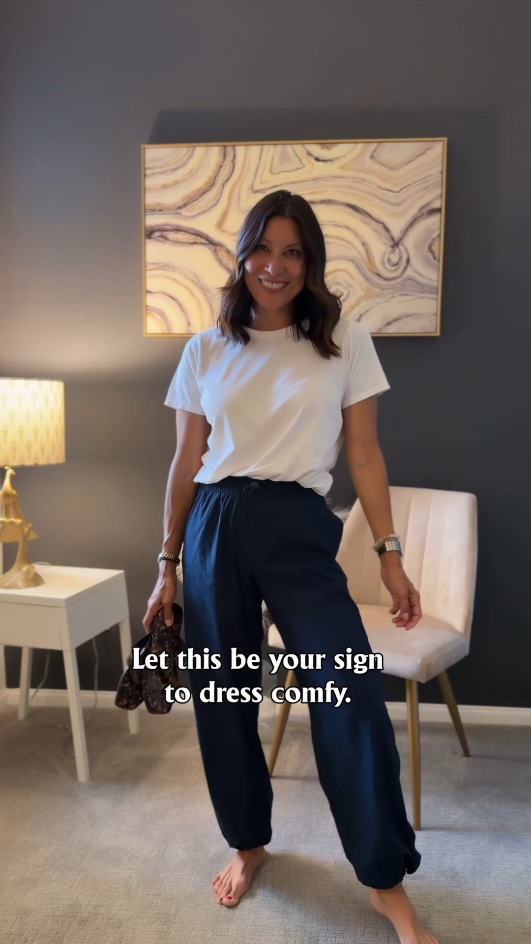 Because I will. 

These pants are a good jogger option 
pair with sneakers (pants xs ) 

Love the dark brown bag & flip flop - fit tts 


Spring outfit 
Summer style 
Vacation outfit