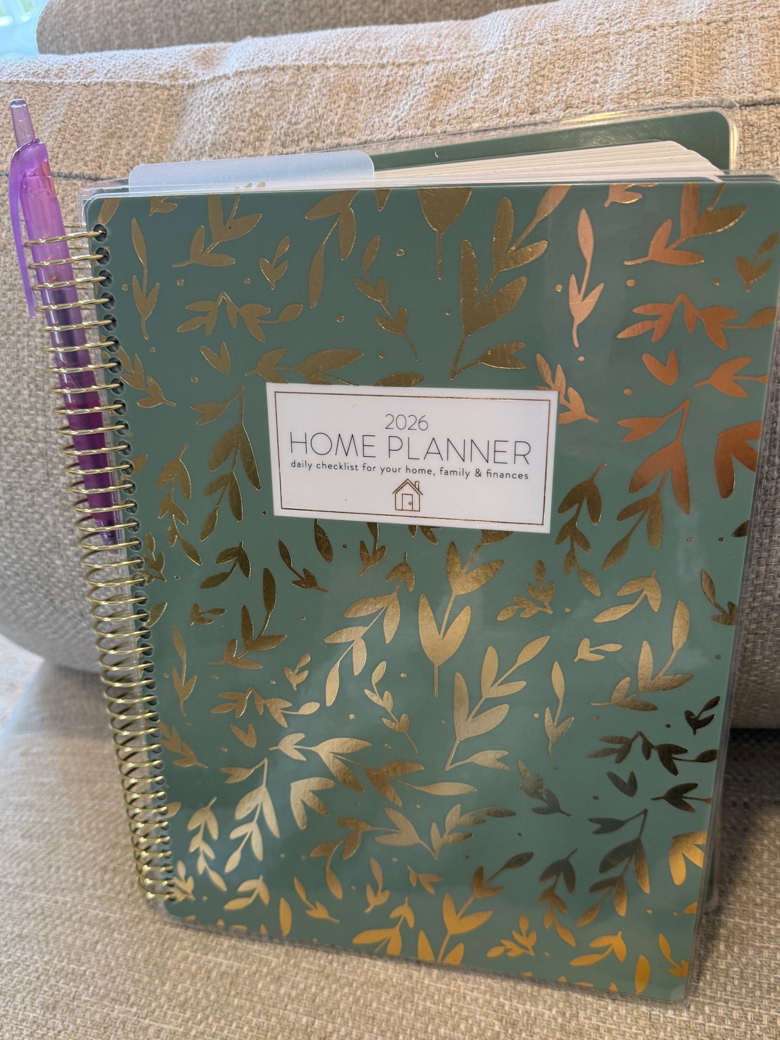Love this planner with checklists for home management and organization 


#LTKHome #LTKdayinmylife