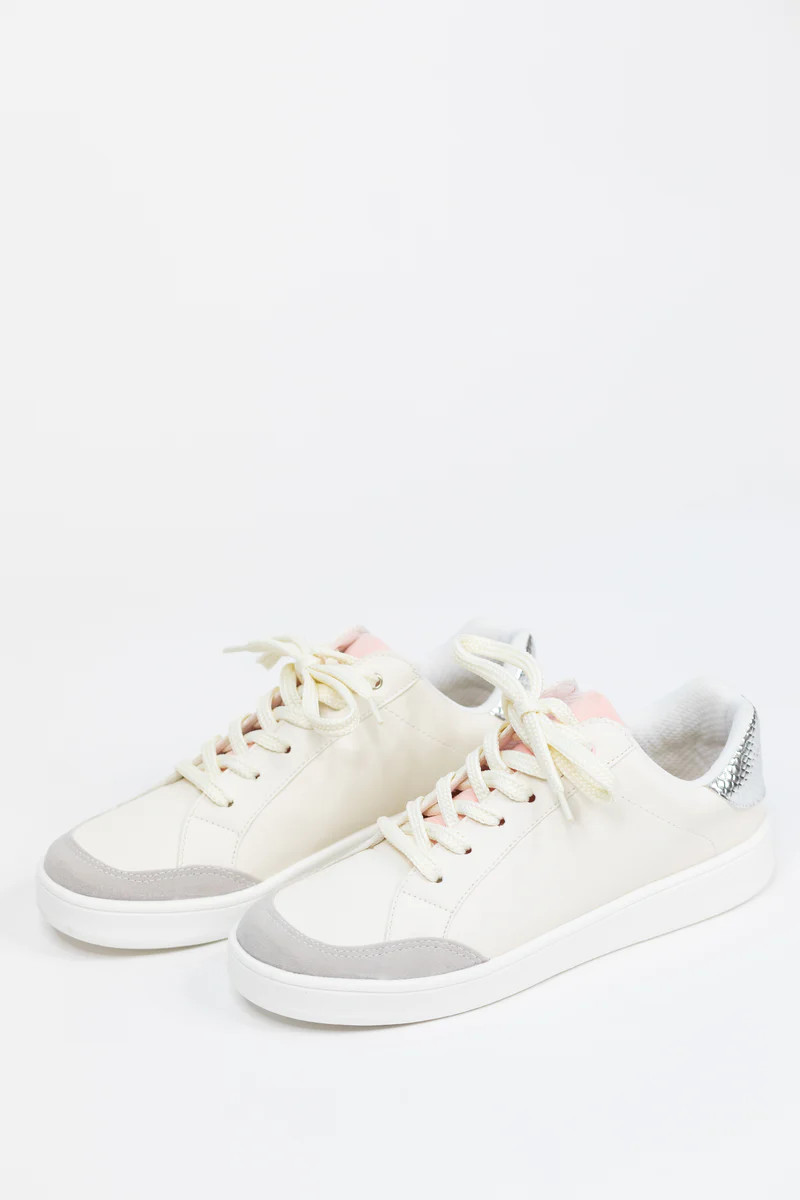 Ashlee Sneakers | Avara