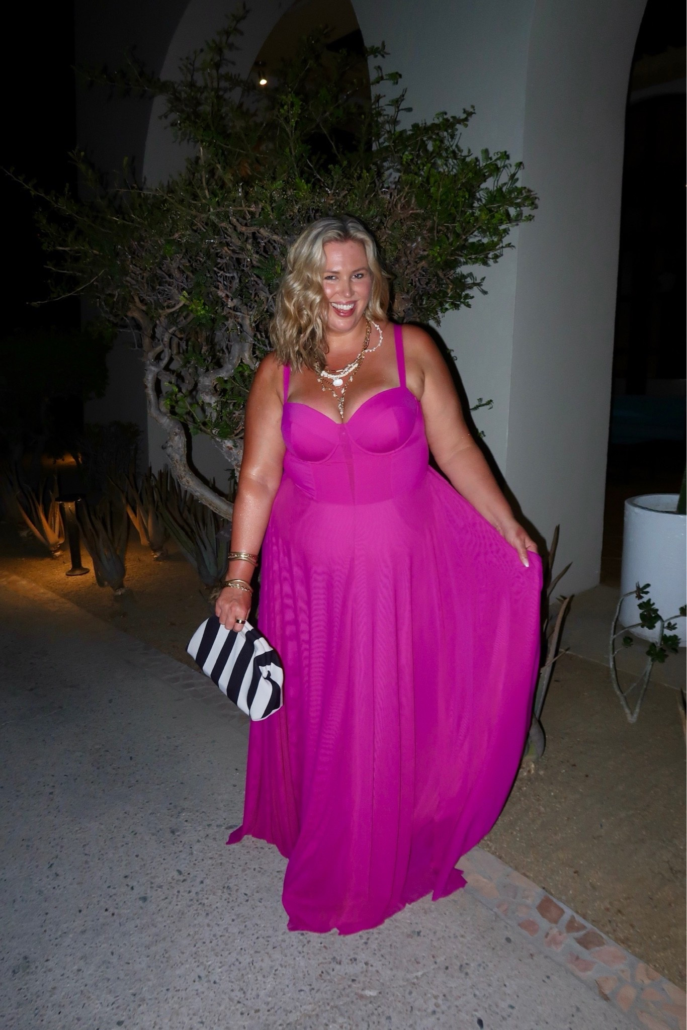 This dress is SO good! Built in shapewear/corset. Plus size, outfit inspo, dresses, vacation wear, apron belly

#LTKSeasonal #LTKPlusSize #LTKMidsize
