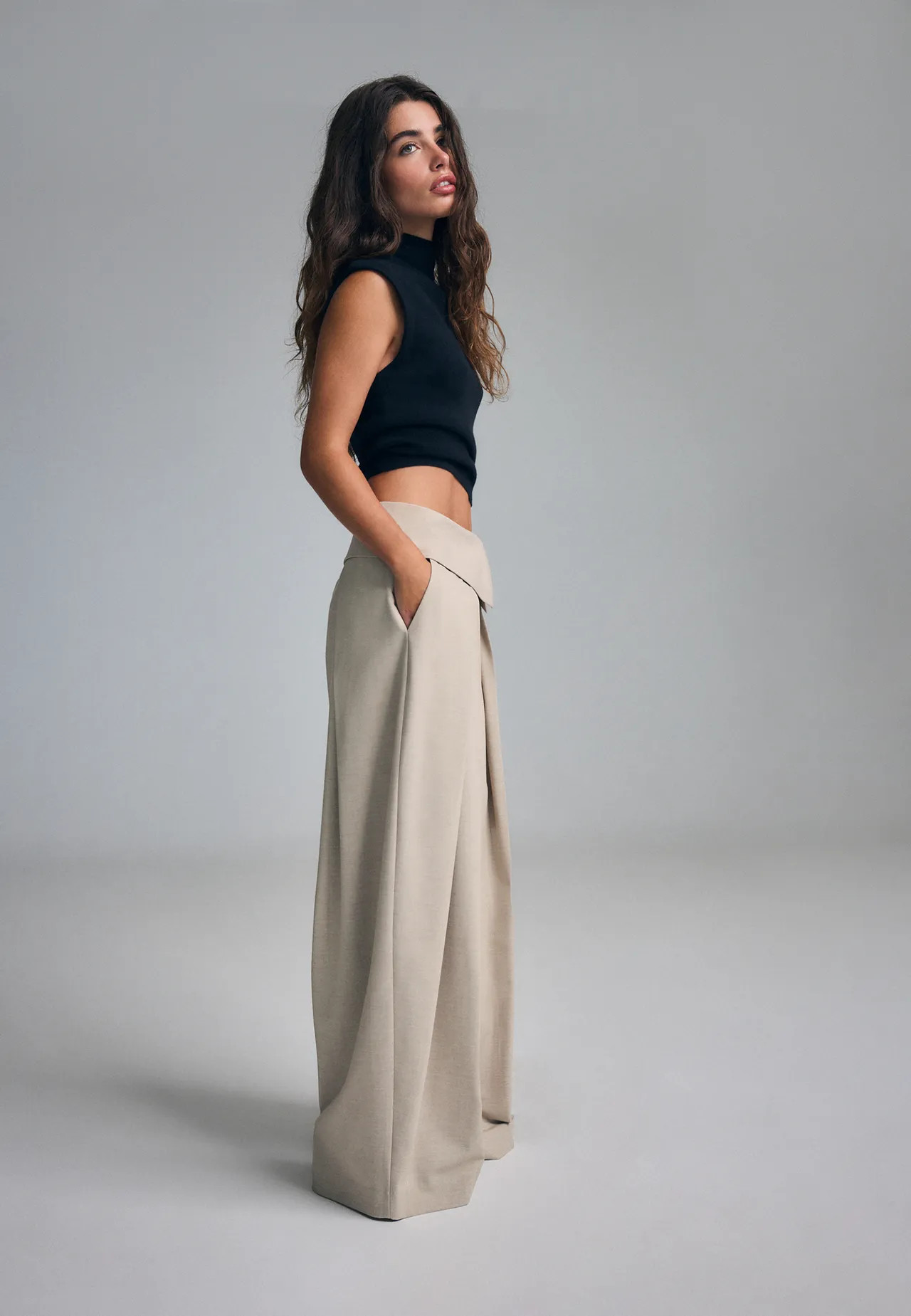 Wide-leg turn-up waistband trousers | Stradivarius (UK)