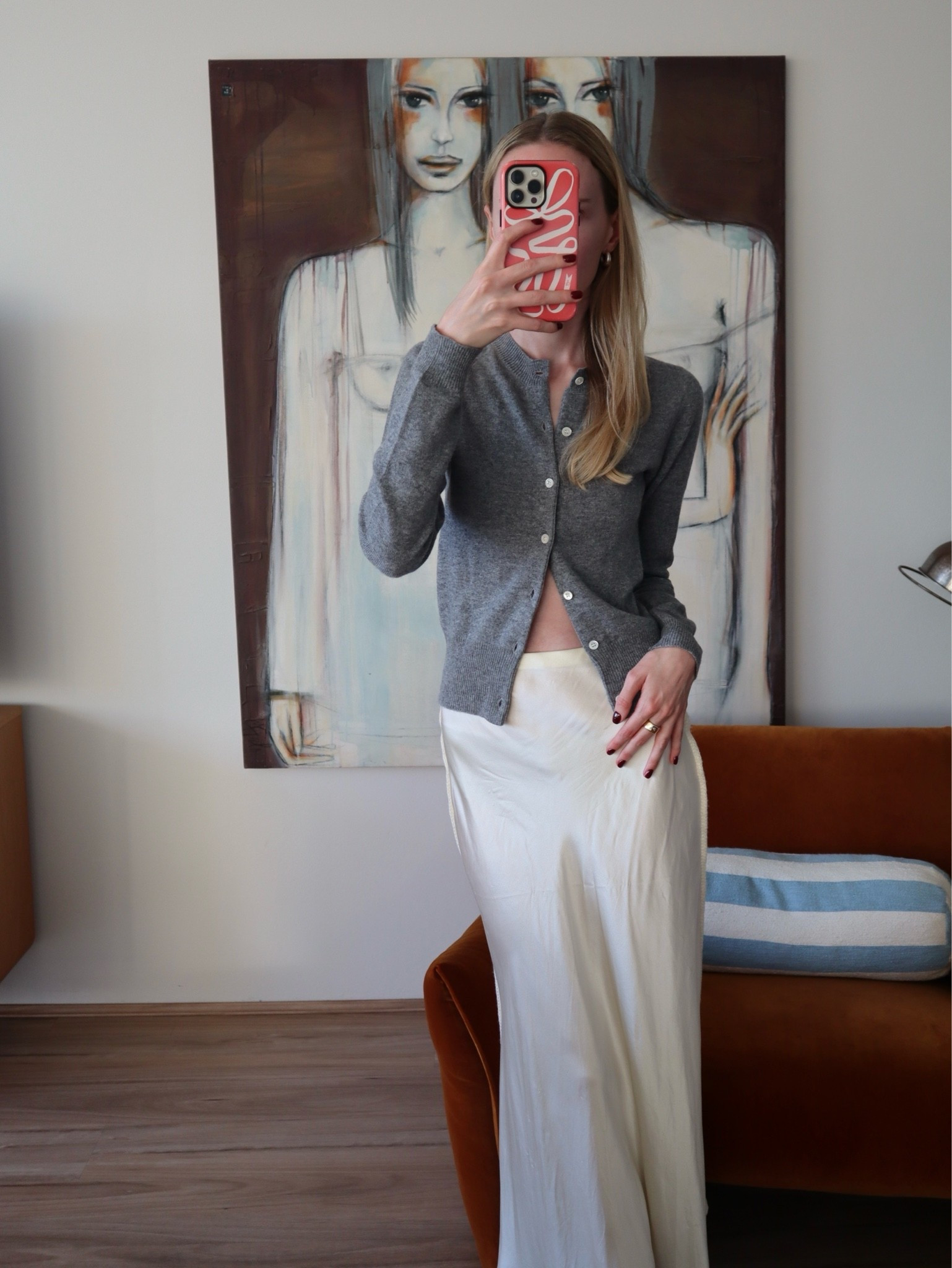 Wore this combo to dinner the other night. Made me feel so put together and chic. A slip skirt and the perfect cardigan

#LTKautumn #LTKdatenight #LTKaustralia