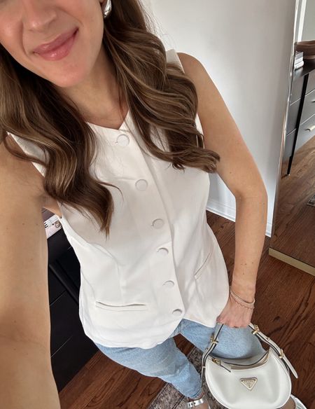There are endless ways to style this vest! I love it paired with these jeans for a more casual, yet put together look  Im wearing a size S in the top & 25 in the jeans.
Shoes fit TTS!

#LTKstyletip