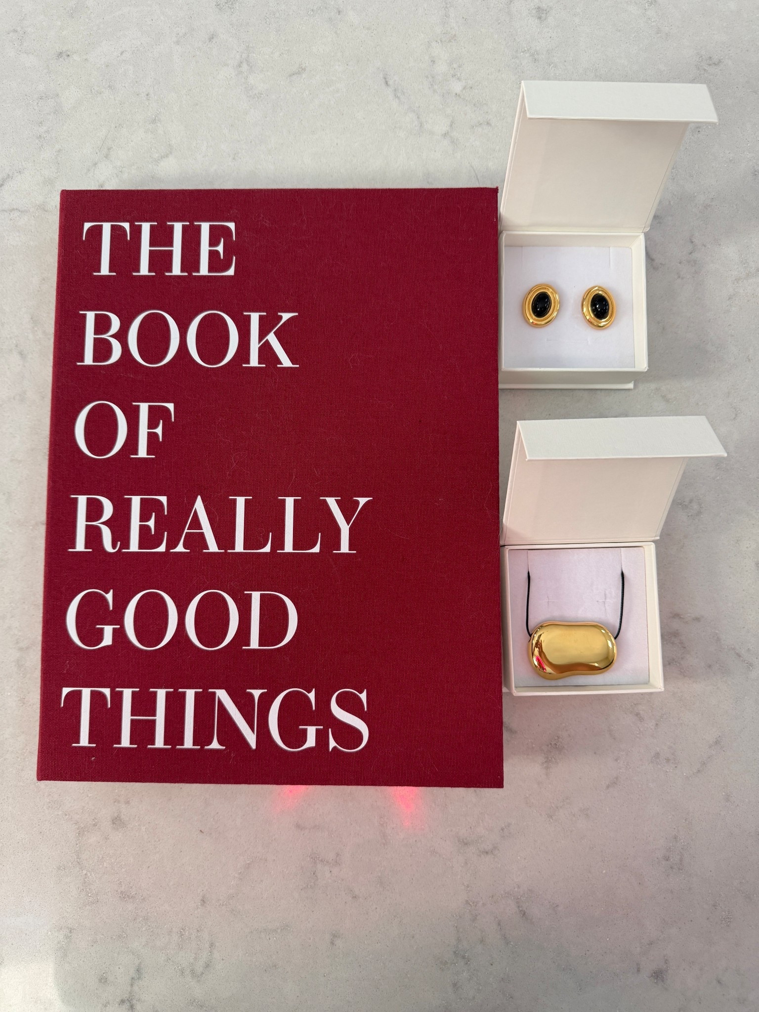 Mother’s Day gift ideas: the book is actually a jewelry case, this trending gold necklace would be great for vacation and the matching gold and black earrings make a fab set 🎁 #heavenmayhem @heavenmayhem #giftsforher


#LTKMothersDay