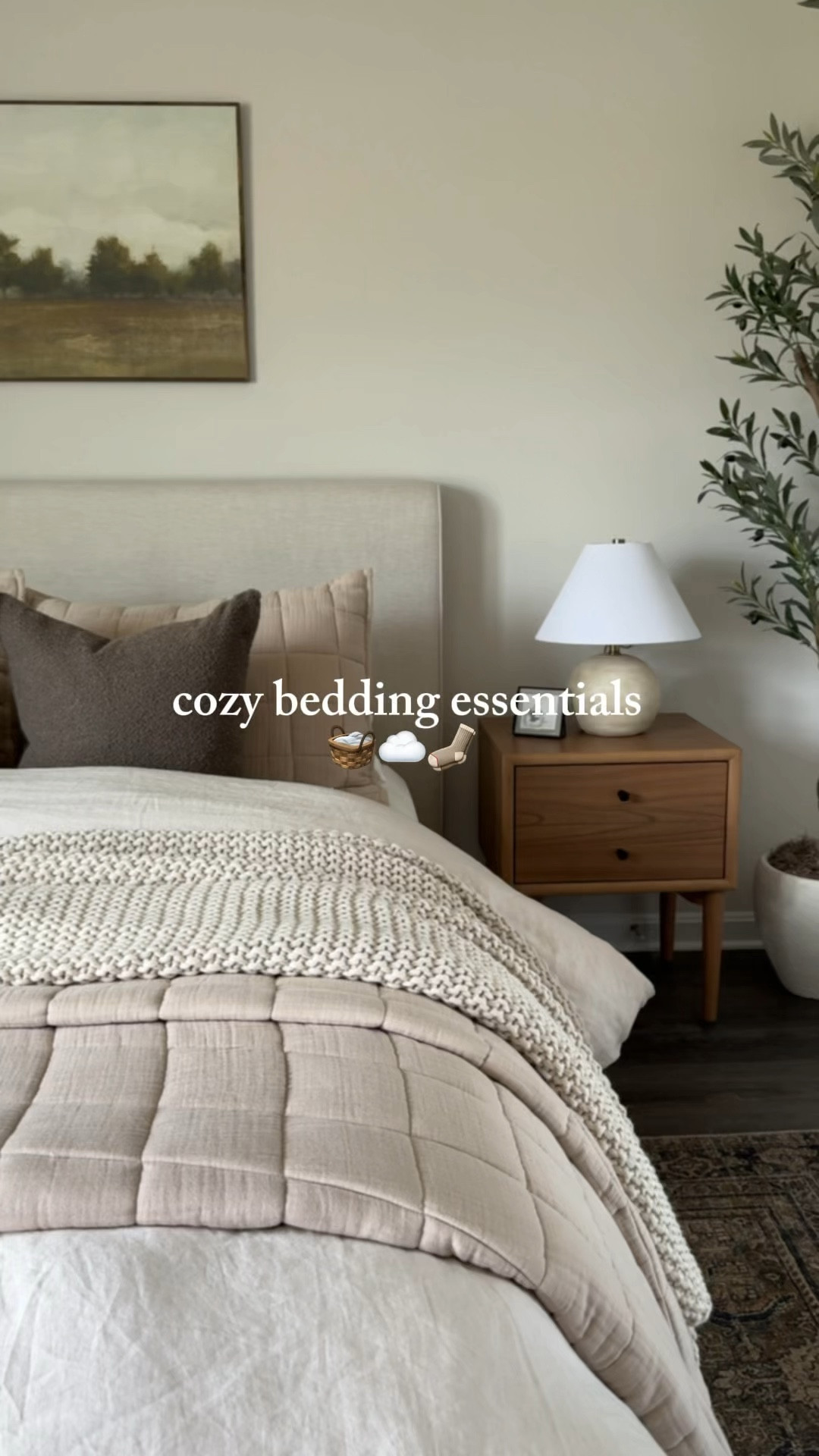 #beddingdecor #cozybedding #cozyhome #neutralhome #makethebed #bedroomstyling #boujeeonabudget #bedding

#LTKHome #LTKStyleTip #LTKWatchNow