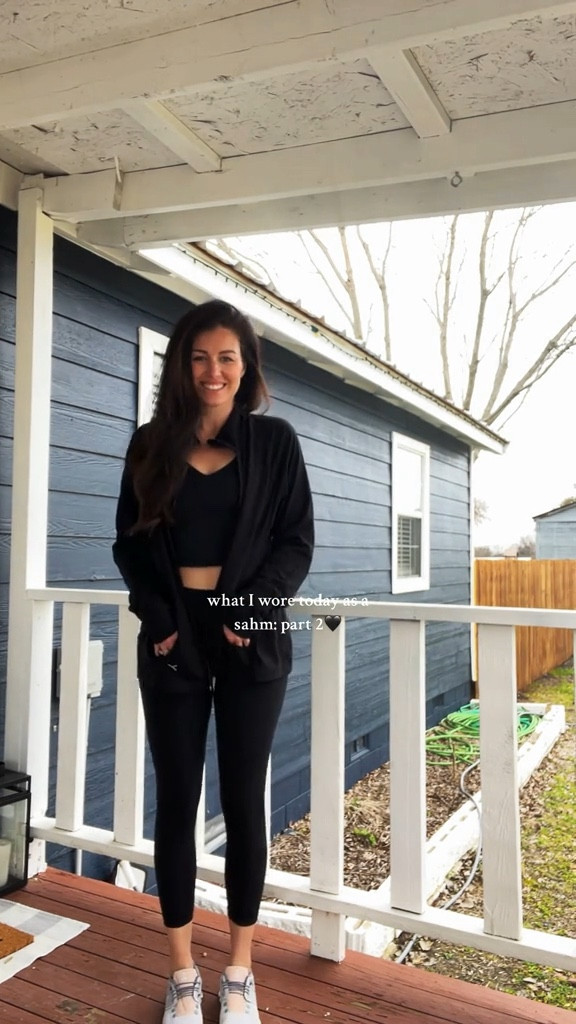 I love some jeans but you’ll mostly catch me in my favorite leggings 🤠 

#LTKstyletip #LTKfindsunder50 #LTKfitness