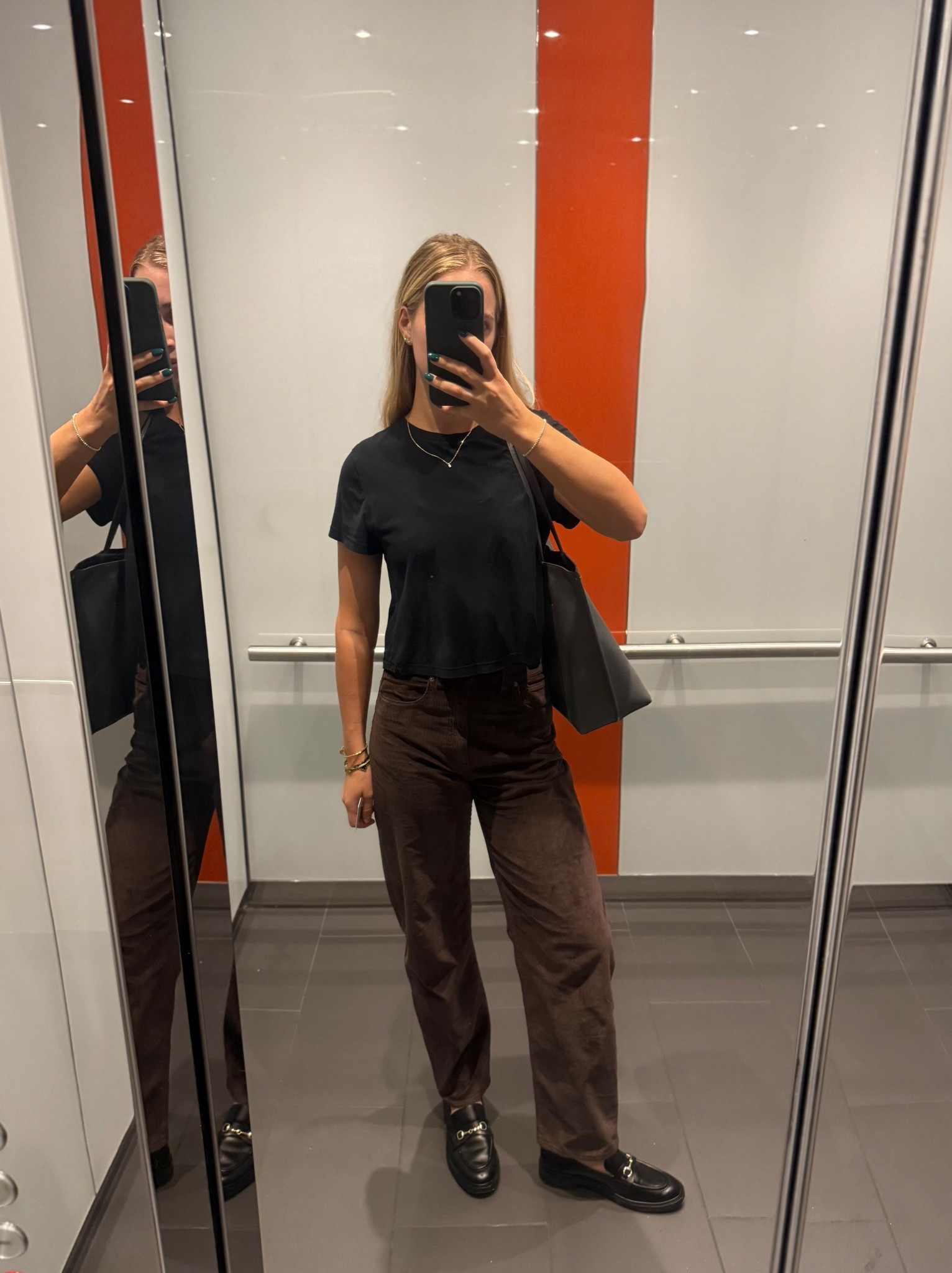 Casual work outfit

Black tshirt
Black shirt
Tshirt
Target fashion
Cropped tee
Comfy tee
Courduroy pants
Brown pants
Brown courduroy pants
Balloon pants
Barrel pants
Barrel jeans
Madewell jeans
Madewell pants
Fall style
Fall outfit
Fall fashion
Black loafers
Madewell loafers
Women’s loafers
Office outfit
Casual dinner outfit
Cute casual outfit
Easy outfit

#LTKootd