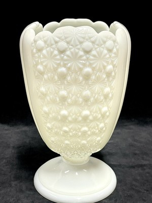 Vtg Fenton Milk Glass Daisy & Button W/Panels Footed 9” Tall Vase. | eBay US
