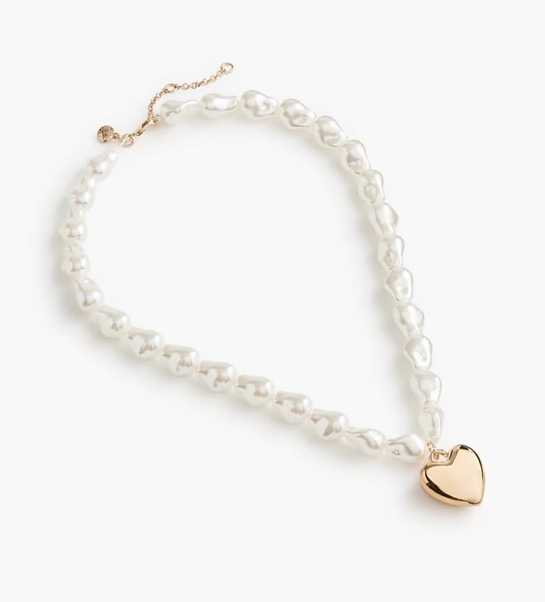 Faux baroque pearl necklace with gold heart charm

#LTKSaleAlert #LTKSeasonal #LTKFindsUnder50
