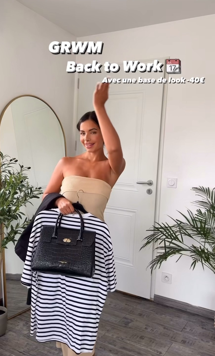 Look back to work - base de look -40€

pantalon habillé noir, pantalon à pinces habillé, top marinière, tee shirt ample, sac en cuir croco noir, sac à main noir en croco, sac Lancaster croco, sandales à talons noires, sandales lanières noires #backtoschool 

#LTKworkwear #LTKfindsunder50