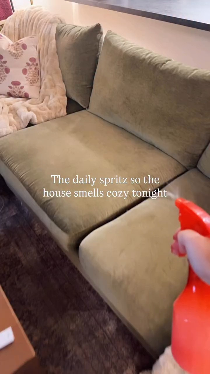 Comment “COZY” and I’ll send you the link to what I use every night to make my house smell super cozy! 

🧺🧸🤍👒🧚🏼

#cozyhome #howihome #cozyscent #cozyrituals