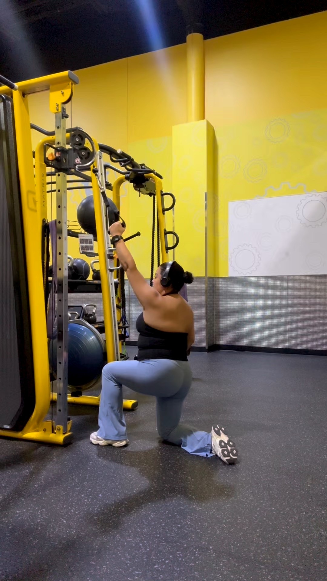 Check out my gym ootd 

Must haves for those upper body days 

#gymootd #gym #womensactivewear #amazonfind #activewear 

#LTKfitnessgoals #LTKootd #LTKActive