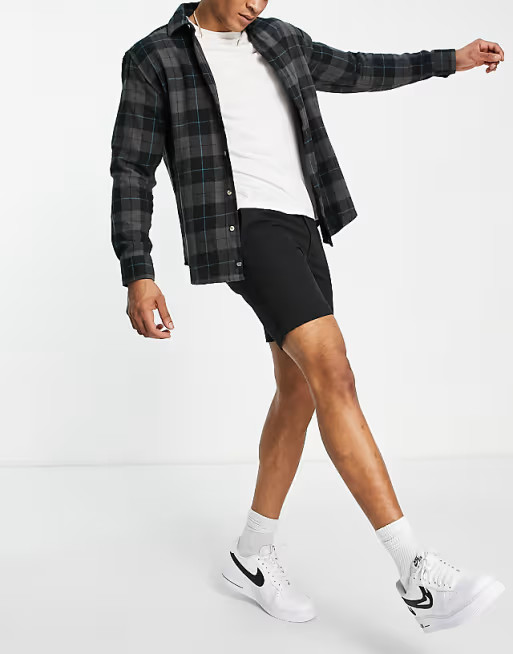 New Look slim fit chino shorts in black | ASOS (Global)