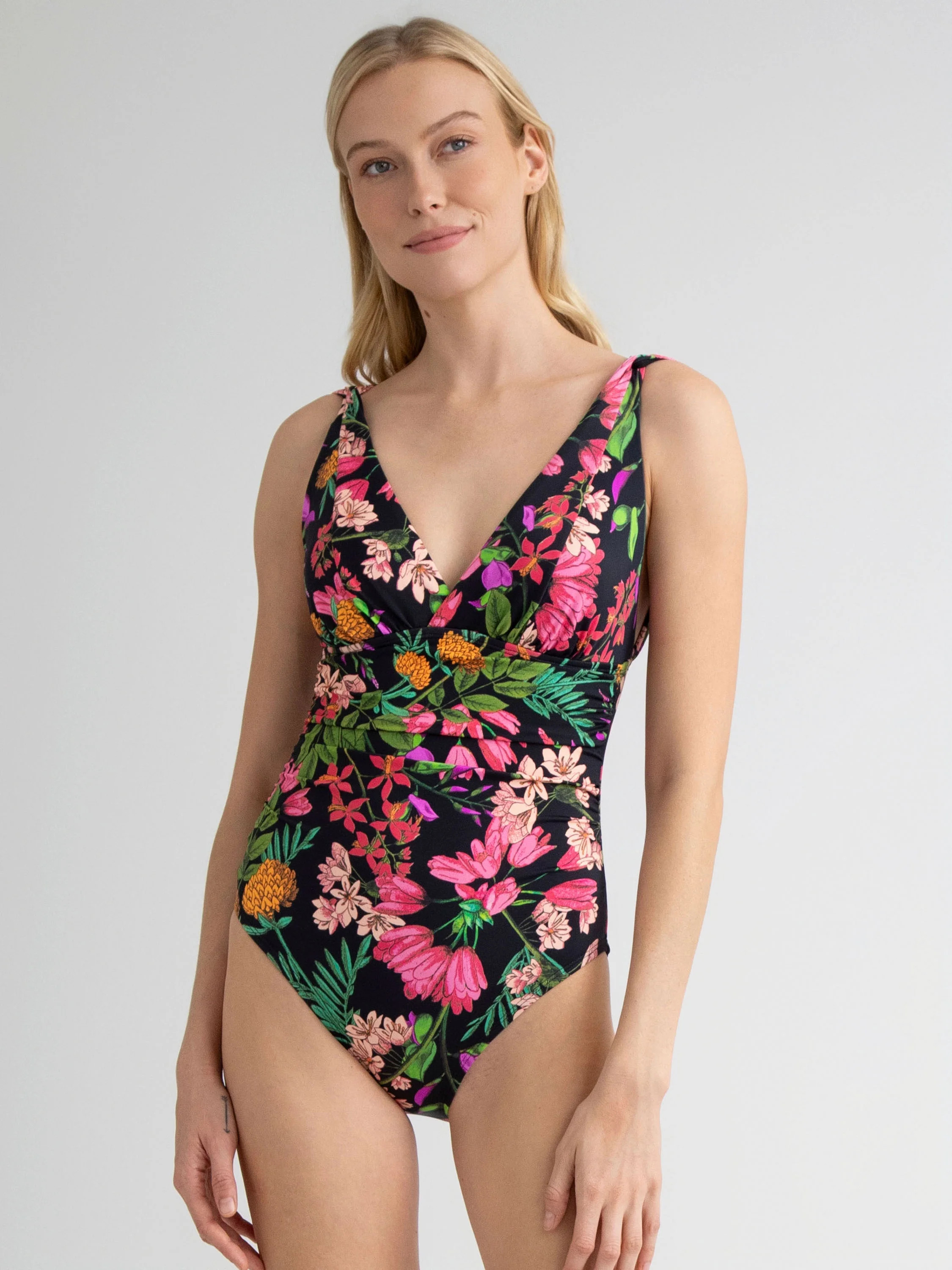 Time and Tru Women's and Women's Plus Plunge One Piece Swimsuit, Sizes XS-3X | Walmart (US)