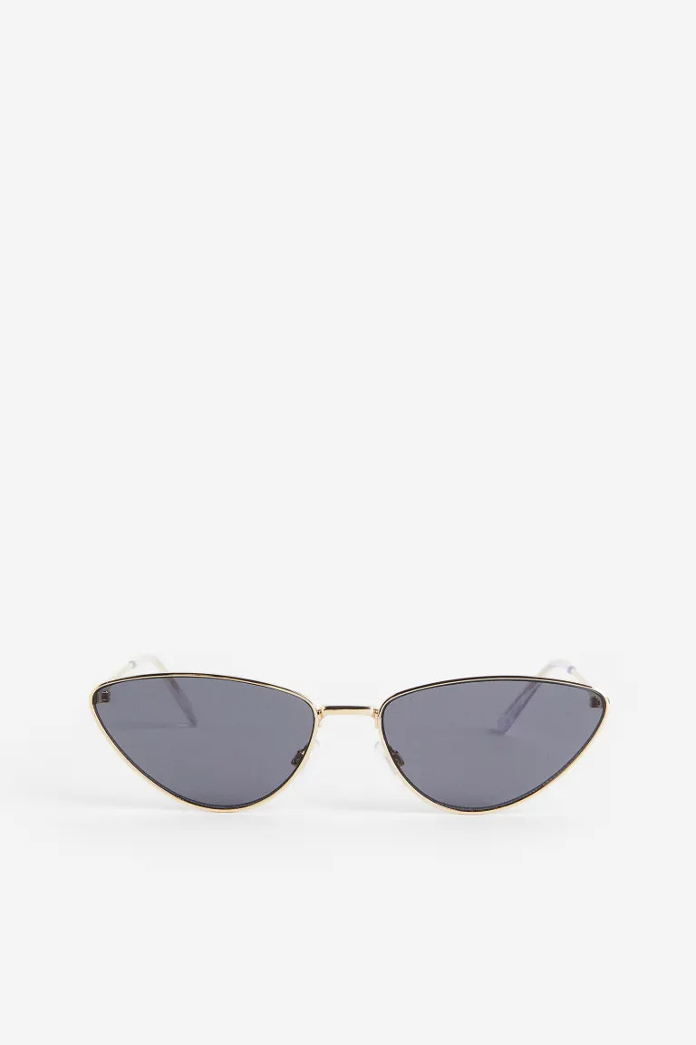 Cat-eye sunglasses | H&M (UK, MY, IN, SG, PH, TW, HK)