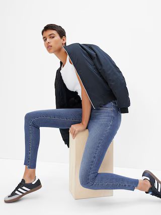 Mid Rise Universal Jeggings with Washwell | Gap (US)