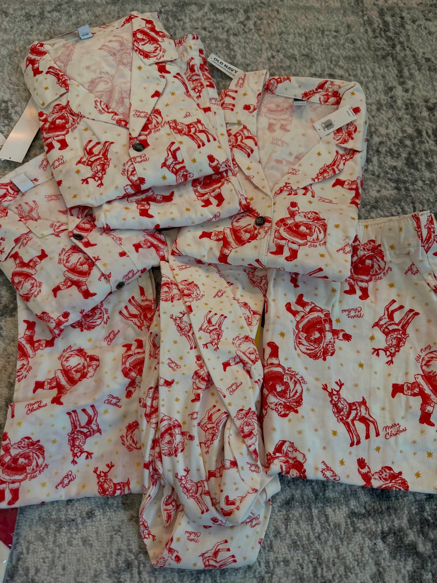 Matching family pajamas are in for 2025!! I’m obsessed that old navy has the vintage Santa style!!! 

Christmas pajamas 
Family matching pajamas 
Family Christmas pajamas 
Vintage Santa
Holiday Pajamas 
Santa pajamas 



#LTKSeasonal #LTKFamily #LTKHoliday