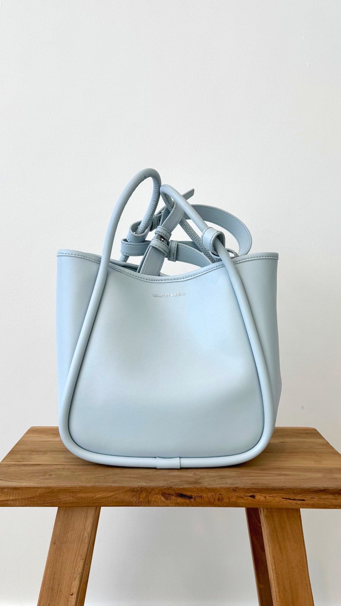 New fav winter bag with a pop of blue 🩵

#LTKwinter #LTKaustralia #LTKautumn