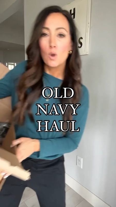 Old Navy unboxing! 📦

#LTKVideo #LTKSeasonal #LTKfindsunder50