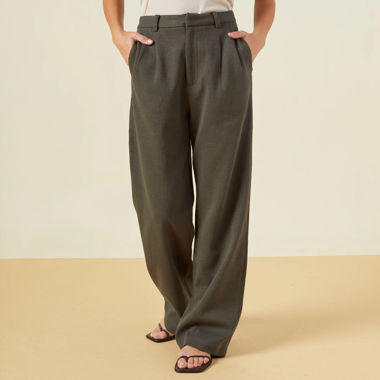 Bonded Thermal Pleated Pants | Monrow