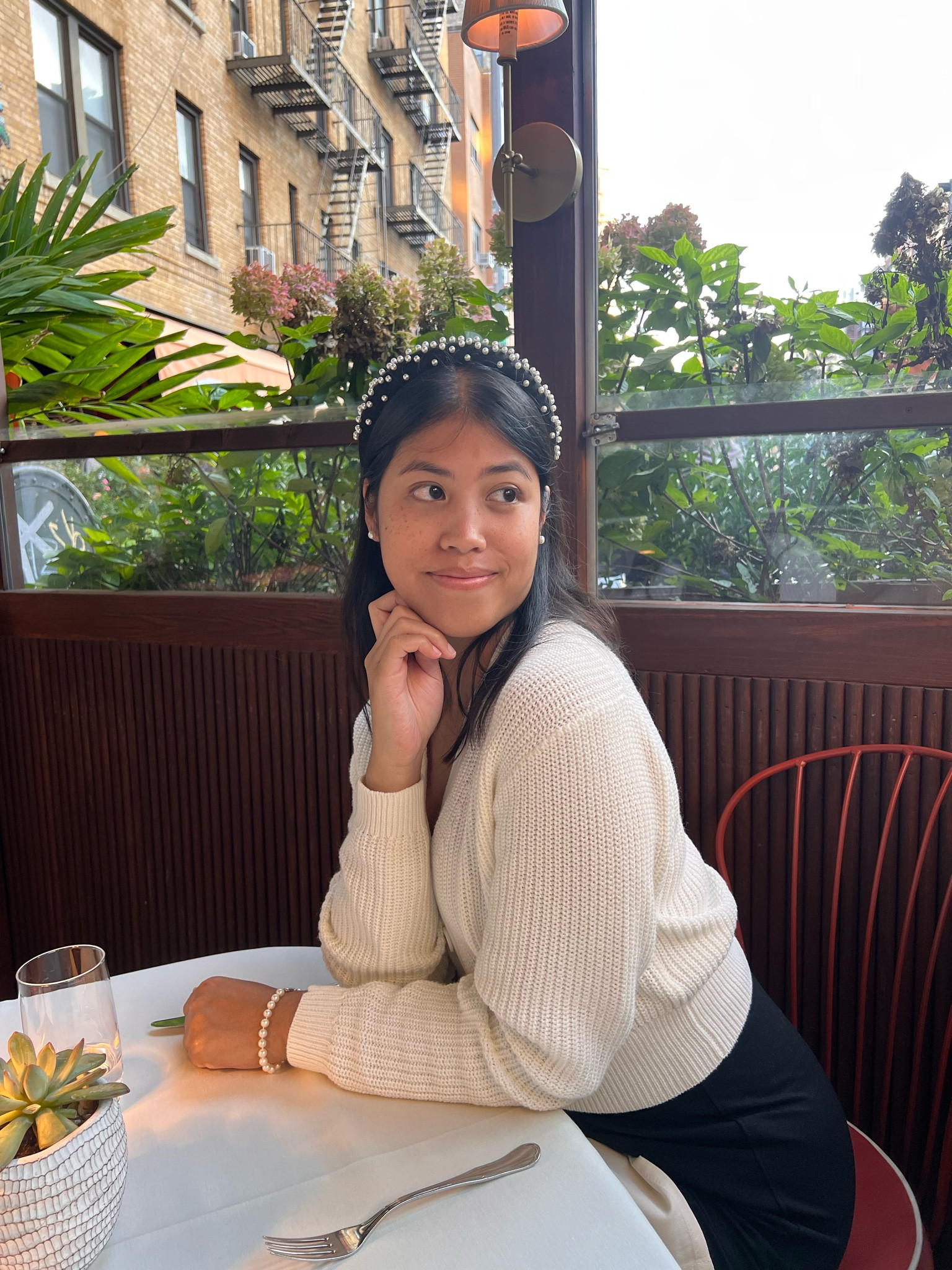 Classy girls wear pearls 🤍 this is the only hair accessory you need to elevate any fall outfit!

#fallfashion #fallstyle #falloutfits #classygirlswearpearls #pearlheadband #jcrew #jcrewstyle

#LTKGiftGuide #LTKHoliday #LTKstyletip