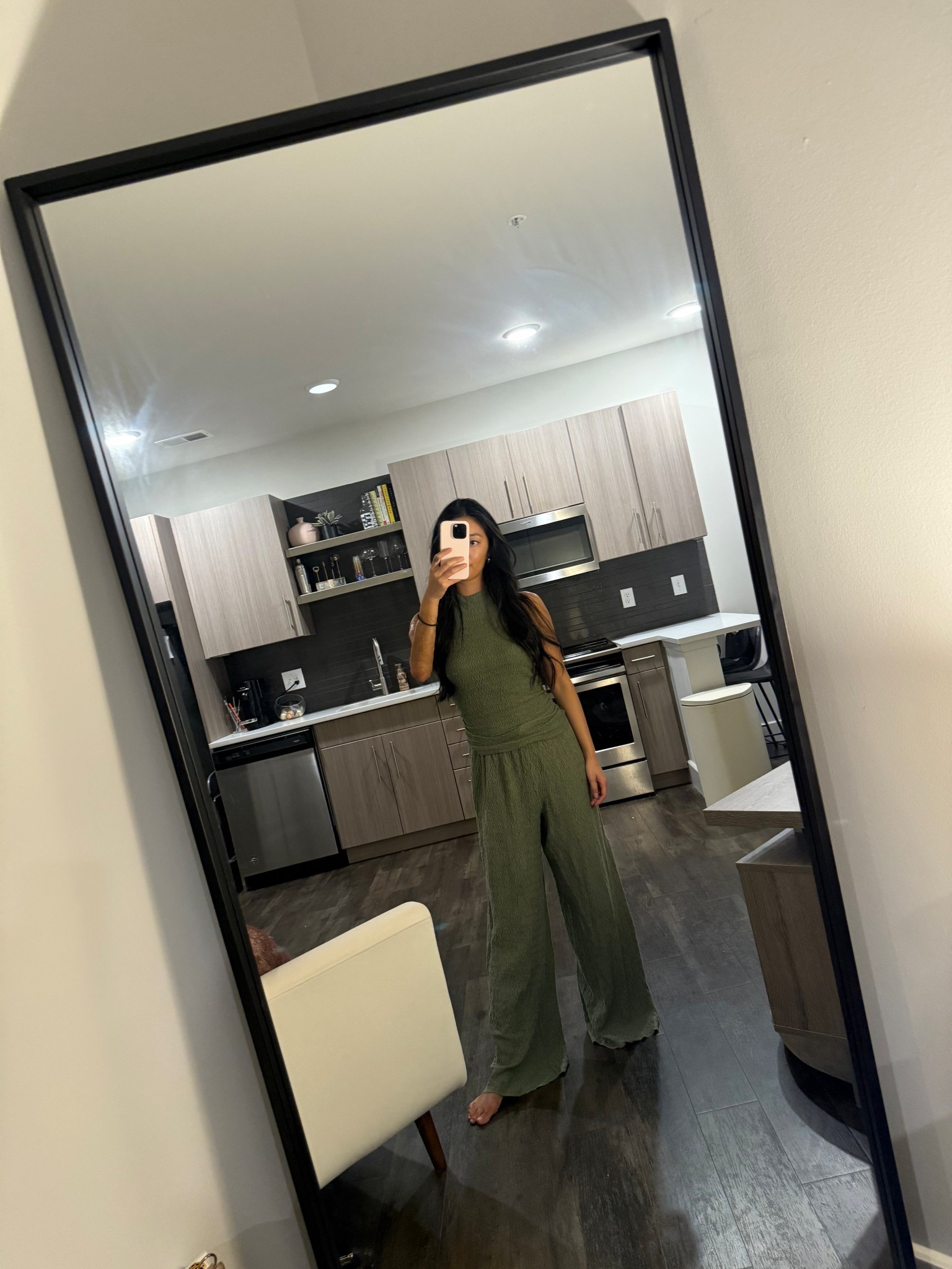 This set is sold out 😭 Linked similar items below. 

Size XS in both top, bottom 

Top: Zara
Bottoms: Zara