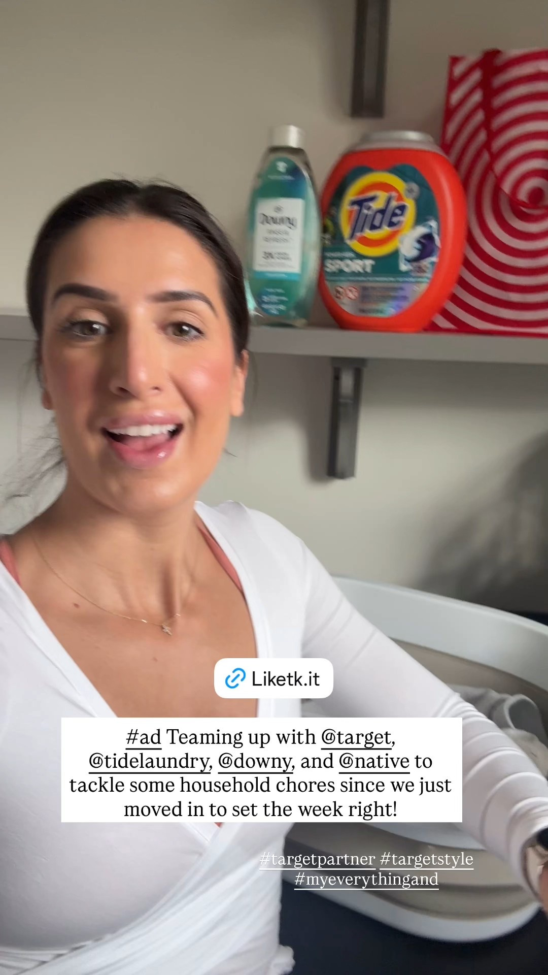  #ad Teaming up with @target, @tidelaundry, @downy, and @native to tackle some household chores since we just moved in to set the week right! #targetpartner #targetstyle #myeverythingand