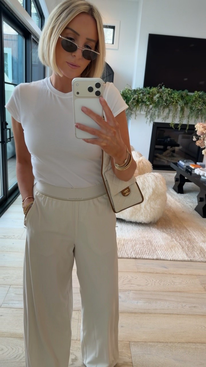 These new super light weight wide leg elastic pants from lulu 🔥🔥🔥 I’m in mediums