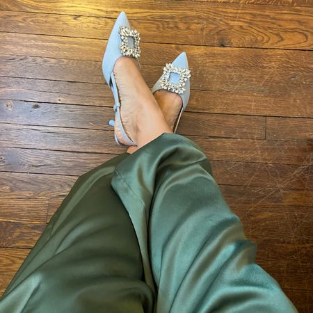 New favorite color combo! These shoes are sold out (I keep checking for a re-stock) BUT I have found several similar to identical pairs for you! And these satin joggers come in 9 or 10 different colors. They are so good! 

#shoecrush #slingbacks #joggers #color #winteroutfit #trends 

#LTKfindsunder50 #LTKMostLoved #LTKstyletip