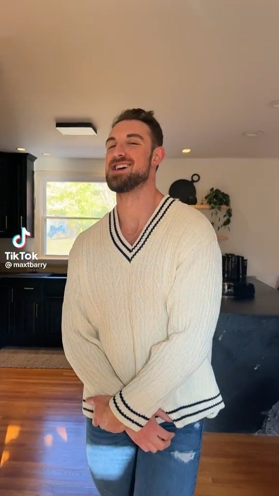 ASOS, ASOS sweater, ASOS men’s, men’s sweater, cable knit, men’s style, men’s fall, fall fashion, v neck, v neck sweater, fall neutrals, neutral sweater 