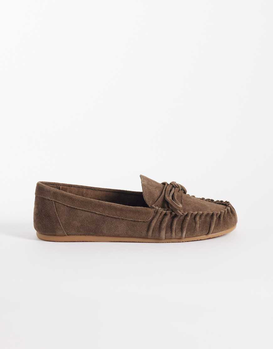 Mango 100% suede loafers with ruched detail in chocolate-Brown | ASOS (Global)