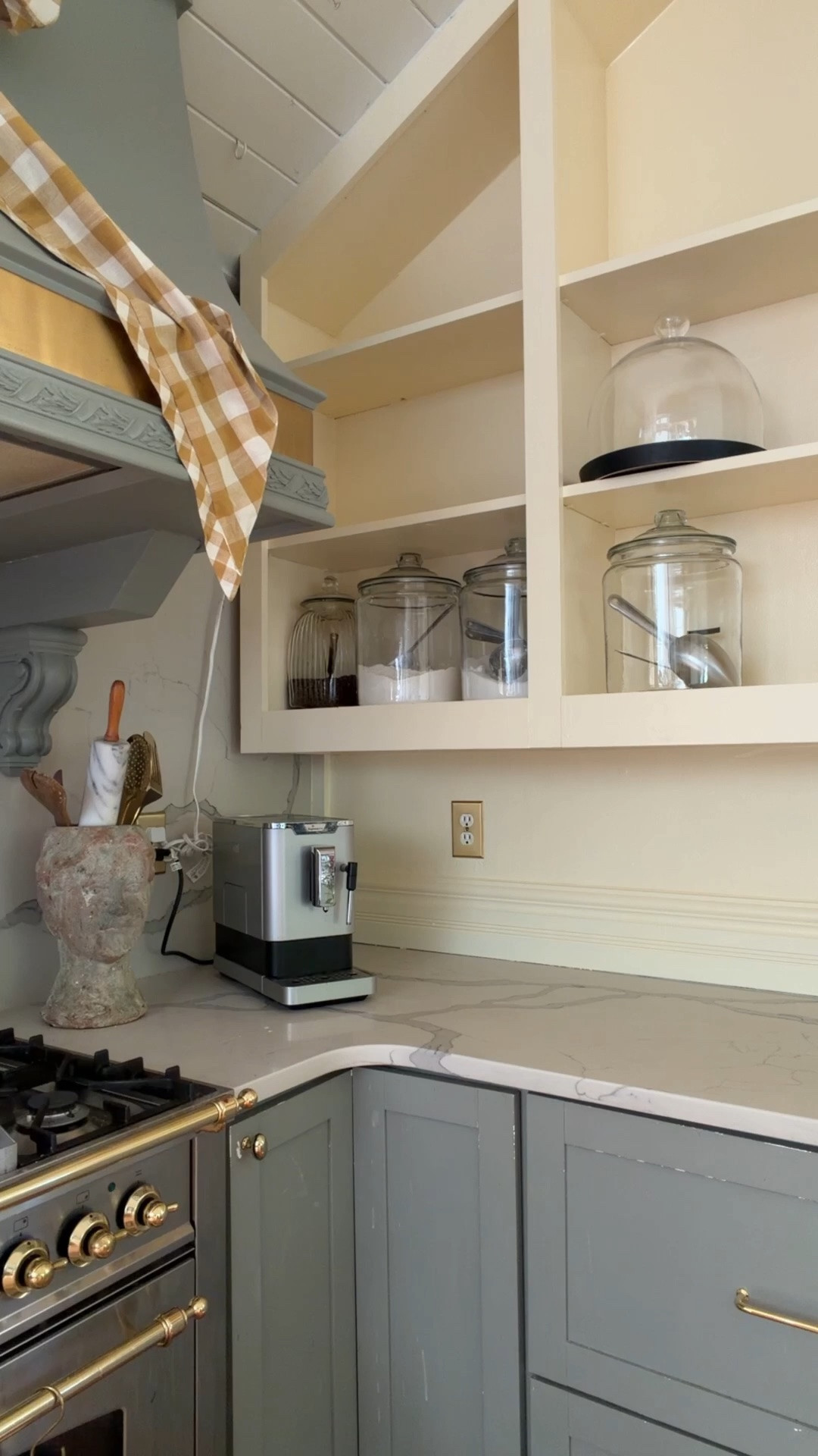 Styling DIY kitchen cabinets 💐🌻

#LTKmomlife