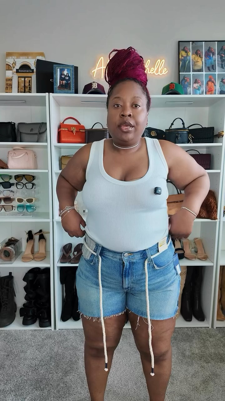 part 2 of the Target haul 🤭🤎✨

okay sooo the pieces were actually really cute in person, but the fit just wasn’t giving what I wanted 😭 I wanted the barrel jeans + shorts to fit a little more oversized/baggy on me, but I still wanted to show the girls because the pieces definitely had potential 👏🏽

let me know which piece y’all liked the most anywayyy 👀✨

comment “TARGET” & I’ll send the links before everything sells out 🛍️

#targethaul #targetstyle #plussizefashion #outfitinspo #targetfind