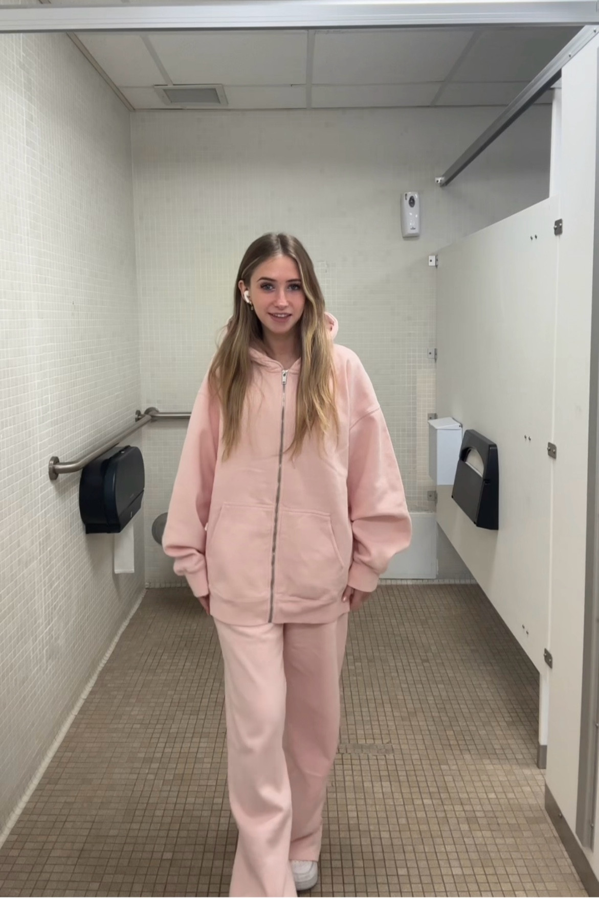 Sweater and sweater from Brandy Melville
💗🎀🤍🌷