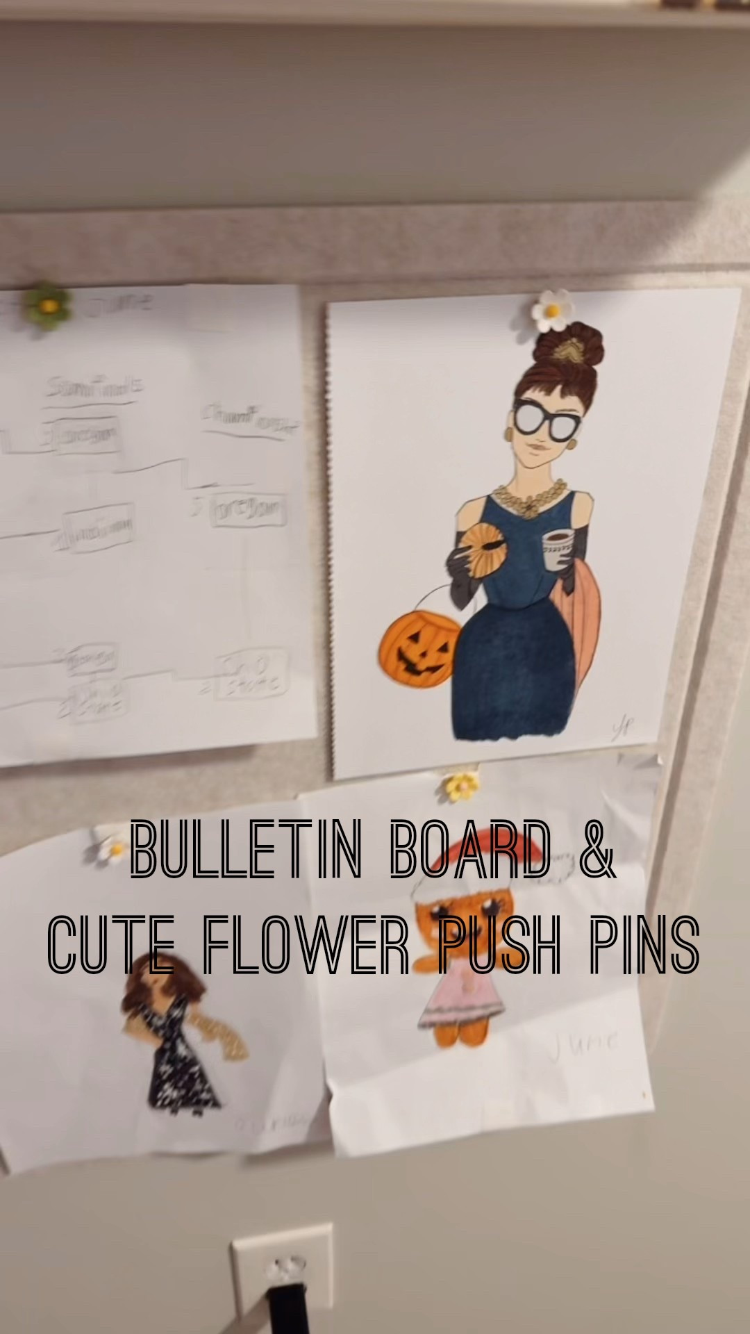 LOVE this bulletin board & these push pins 😍