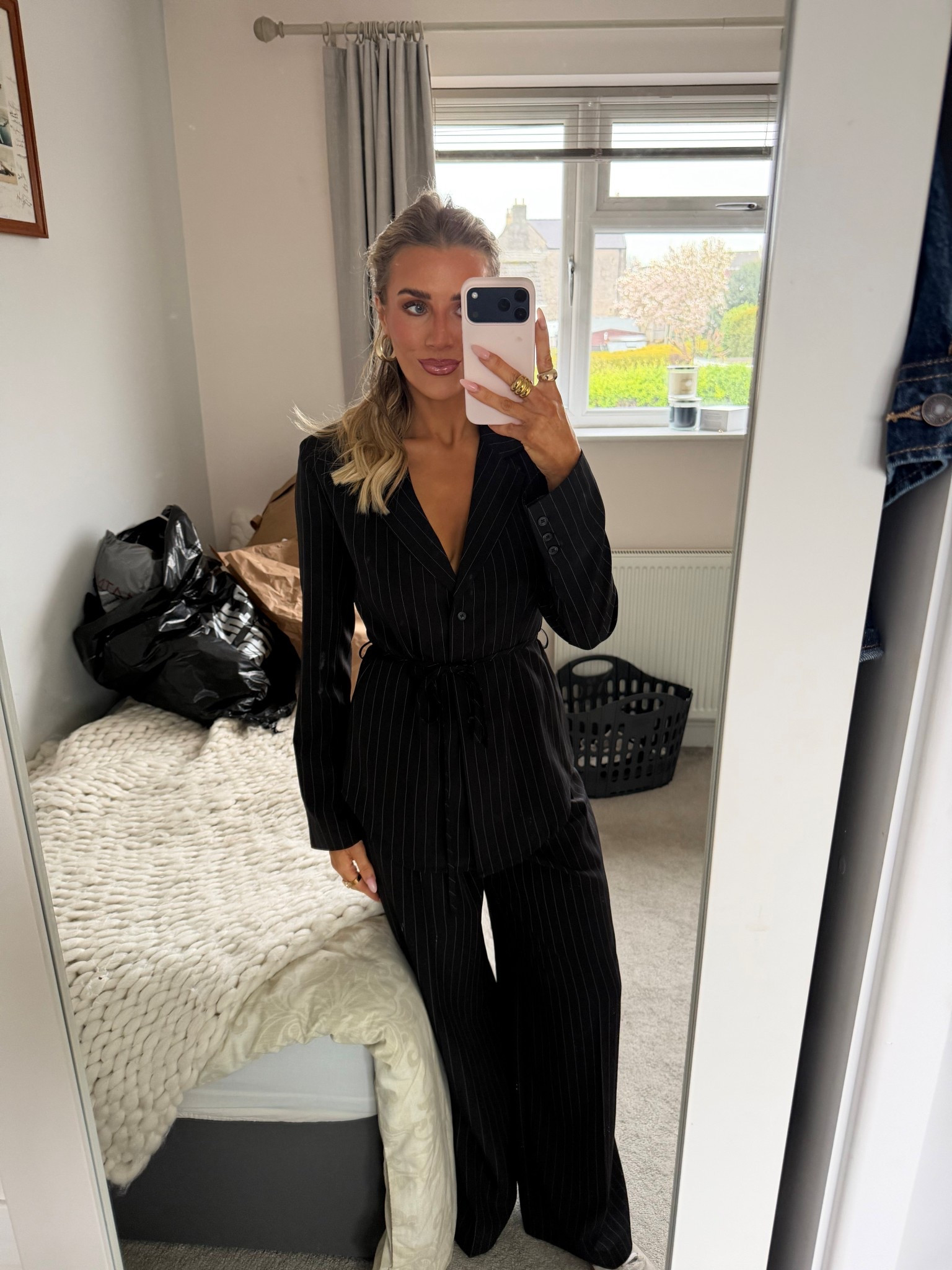 Today’s outfit for London 💻 🍴 gorgeous smart co-ord that I’ve dressed down to make it a little more casual! 

Coord, striped two piece, Officewear 

#LTKuk #LTKsale #LTKspring