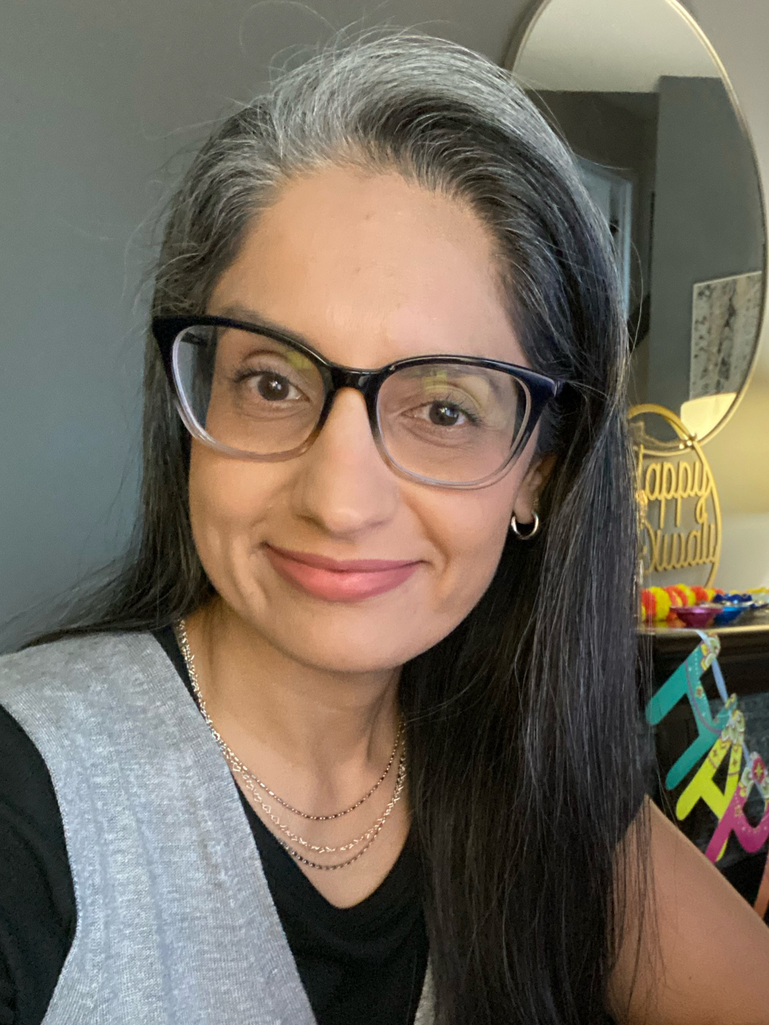 Love the design of this necklace- little hearts linked together! Perfect on its own or layered with other chains. 