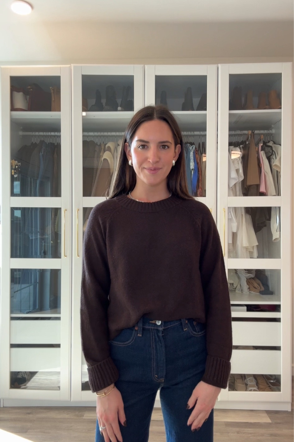 Size small sweater 

Brown sweater 
Jeans 

#LTKStyleTip #LTKSeasonal #LTKFindsUnder100