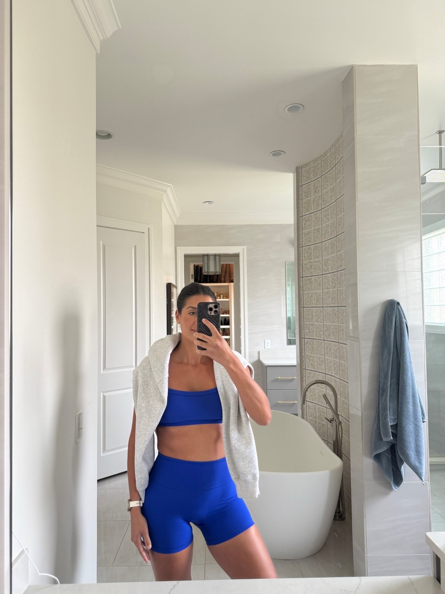 @Aritzia butter athleisure

Tts: M

Aritzia activewear, butter shorts 3 inch, medium in both top and shorts

#LTKmomlife #LTKootd #LTKfitnessgoals