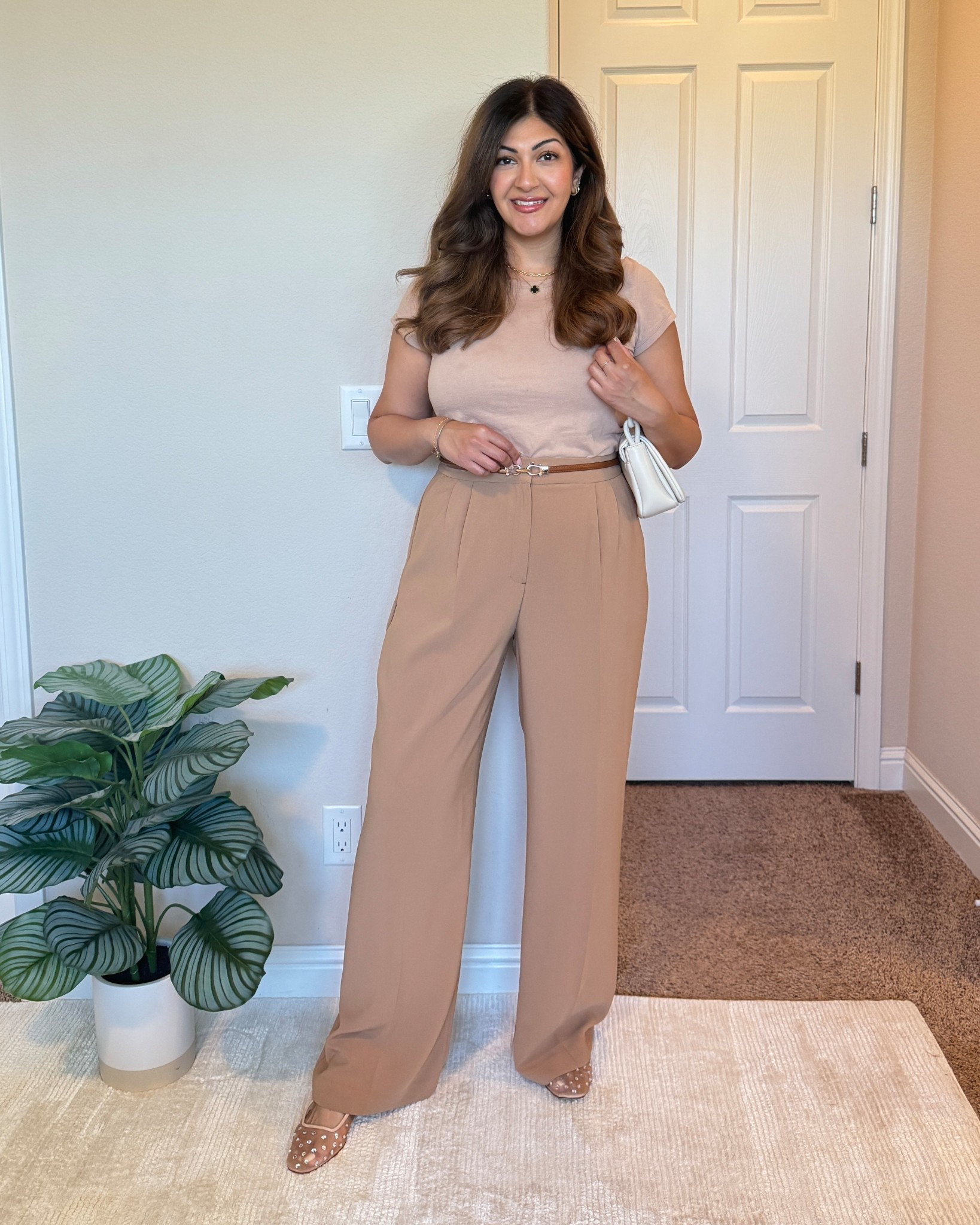 My favorite work pants are on sale! Run tts. Cover belly and give tailored look. #corporateoutfits #workwear #workpants #wideleg #abercrombieandfitch #af

#LTKWorkwear #LTKautumn #LTKSaleAlert