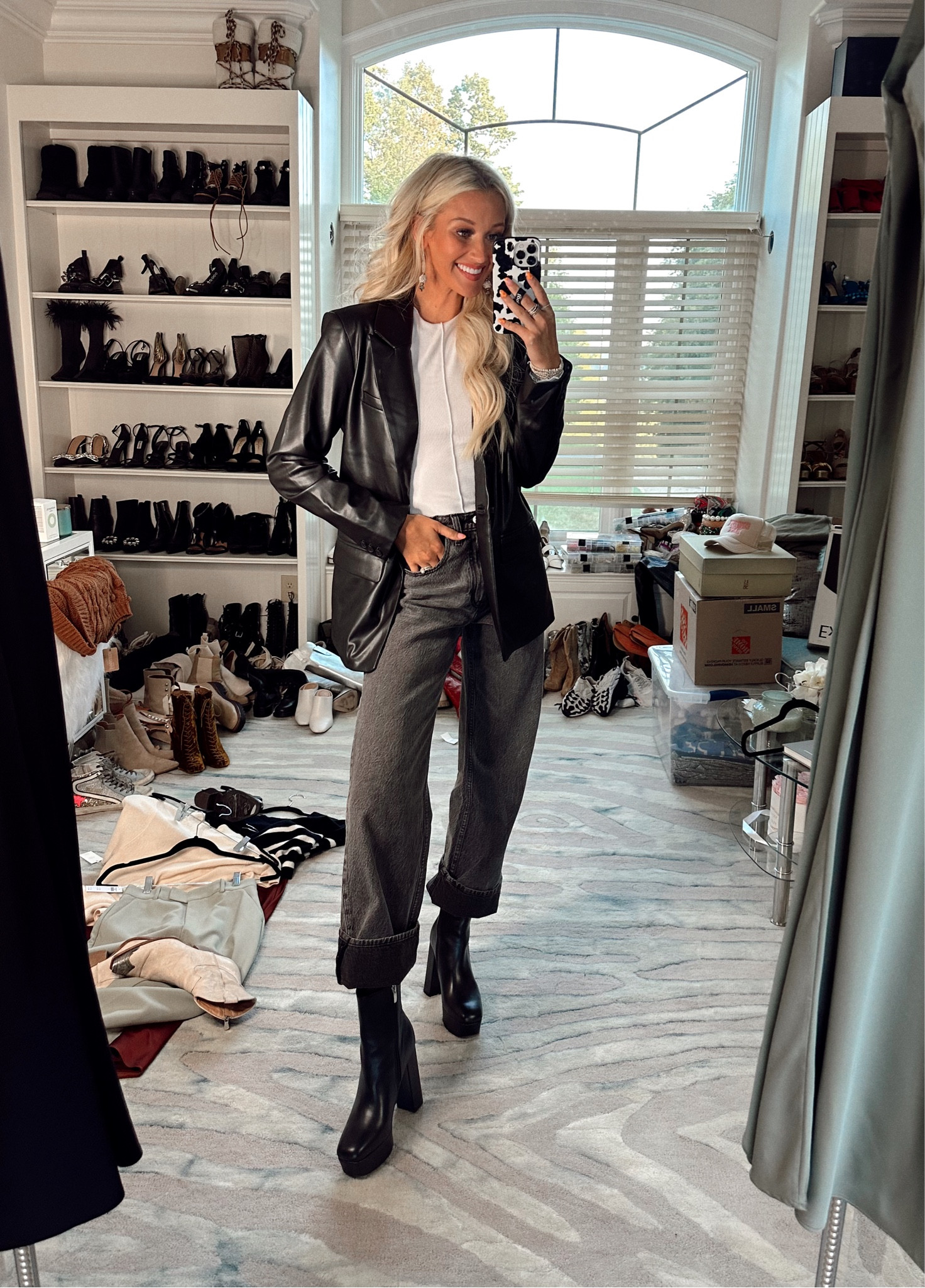 Abercrombie x Kathleen Post collection
Ribbed tee (small) / washed black jeans (26-fits baggy) / Nine West booties / black leather blazer (small)



#liketkit #LTKstyletip #LTKfindsunder50 #LTKfindsunder100
@shop.ltk
https://liketk.it/4iMtH