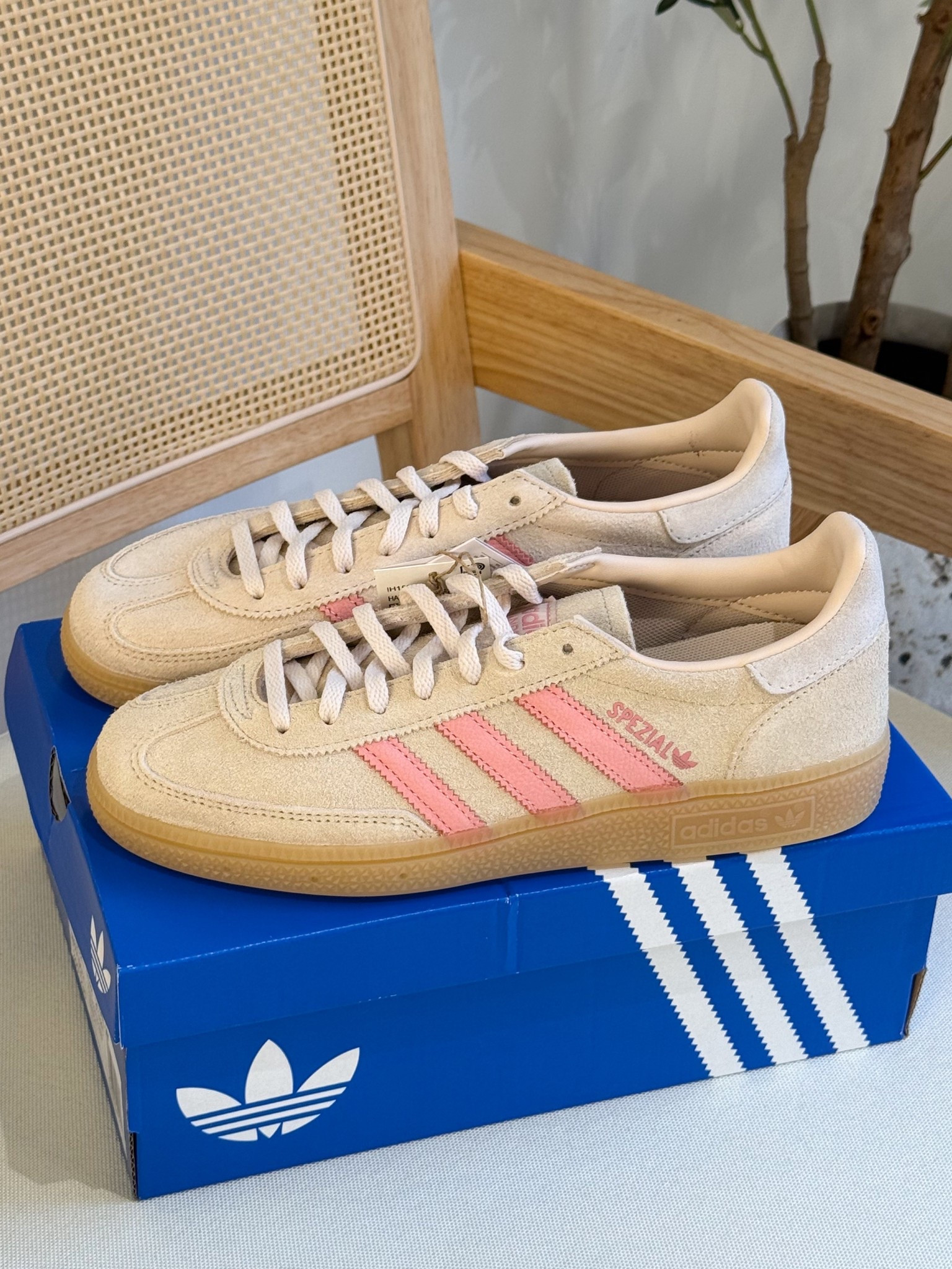 The perfect spring trainers 💕🌷👟

#LTKspring #LTKuk