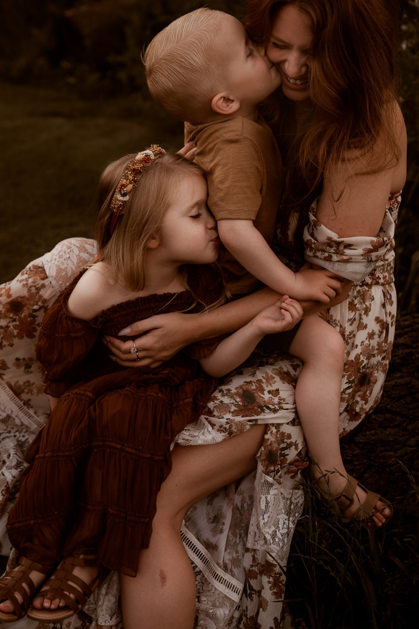 Inspiration for your motherhood session 🤎 similar finds linked so you can steal the look! 

#LTKStyleTip #LTKFamily