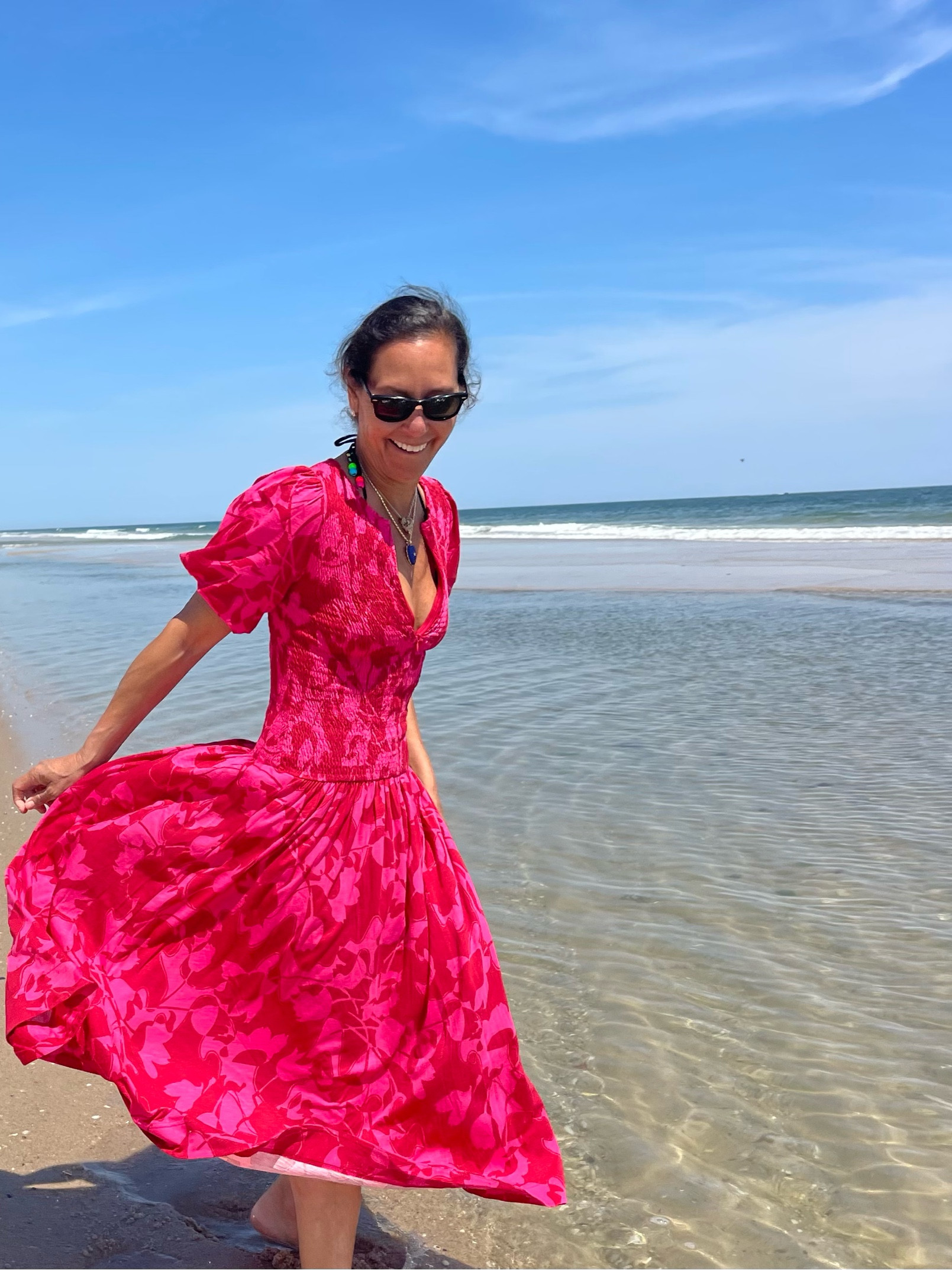 Here’s the thing about a good summer dress: it’s effortless and elegant and willing to play just about anywhere. @me_andem