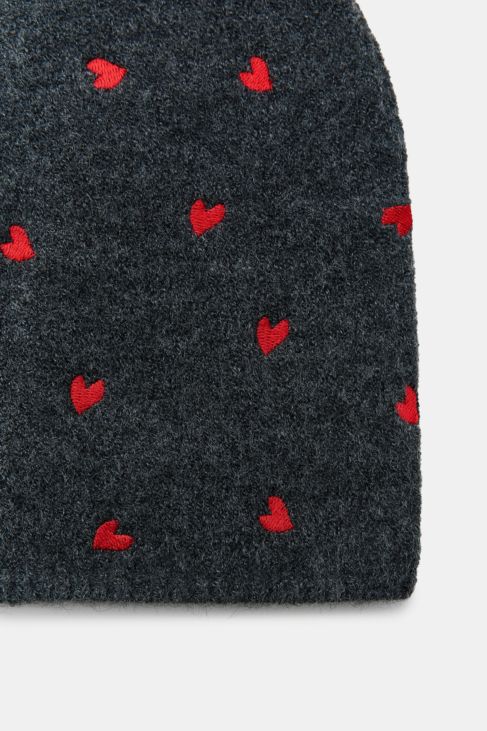 KNIT BEANIE WITH EMBROIDERED HEARTS | Zara UK