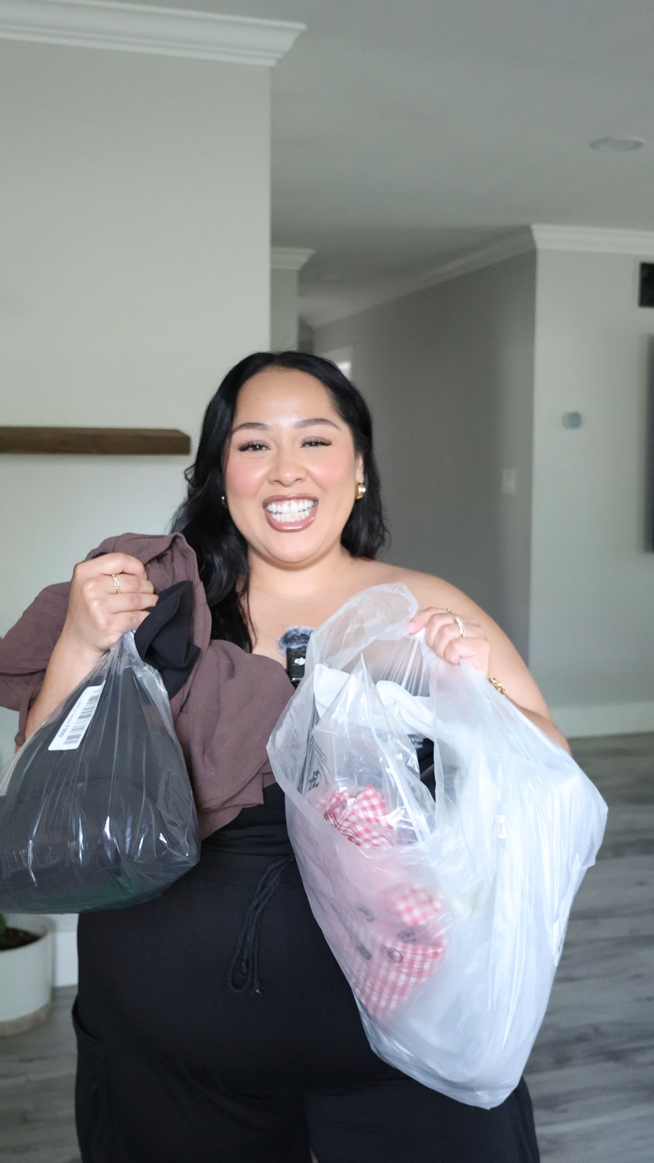 recent amazon order 

Jumpsuit xl
Gingham Top xxl
Black Tuxedo Top xl
Brown Linen Pants xl
Black Last Top xl 

#LTKVideo #LTKPlusSize