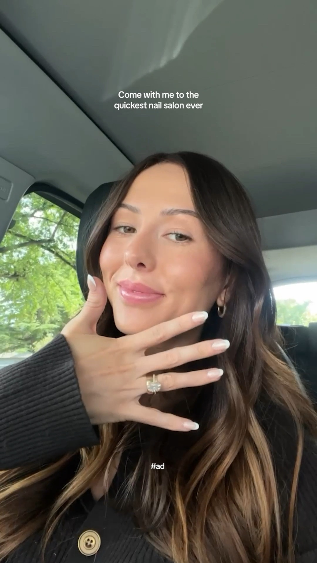 #ad When your nail salon is fully booked but @target has your back. Grabbing @oliveandjune for the quickest (and festive) holiday nails 💅🏼🎅🏼🎄

#OliveandJunepartner #TargetPartner #diynails #diymani #target #liketkit
