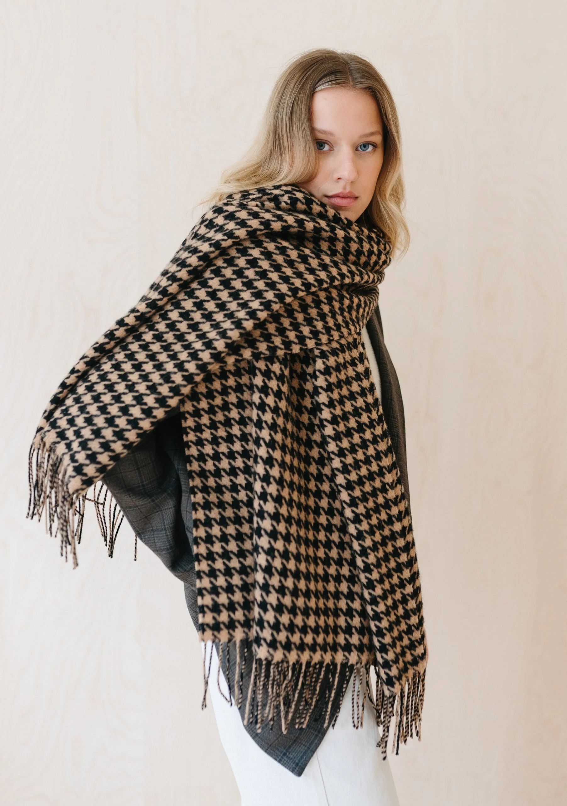 Lambswool Blanket Scarf in Camel Houndstooth | The Tartan Blanket Co.