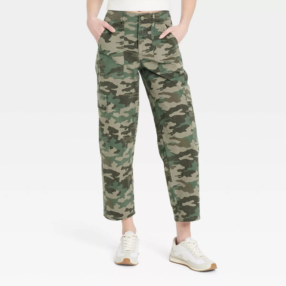 Women's Mid-Rise Barrel Leg Cargo Pants - Universal Thread™ | Target