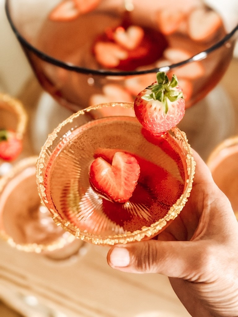 Valentine’s Day Pretty in Pink Punch 💖 #valentinesday #mocktail #cocktail

#LTKHome #LTKSeasonal #LTKValentine